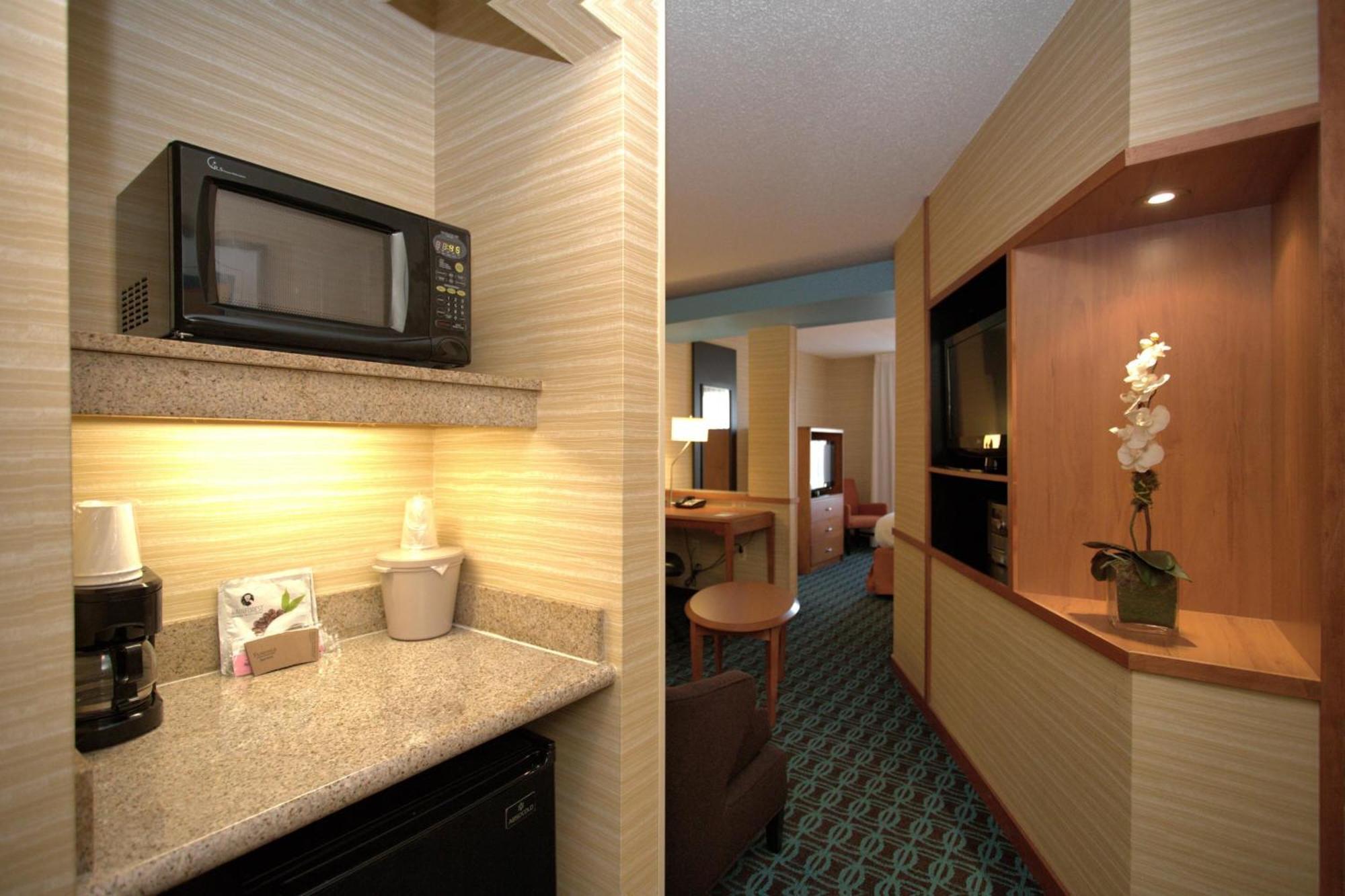 Fairfield Inn & Suites By Marriott Edison - South Plainfield Экстерьер фото